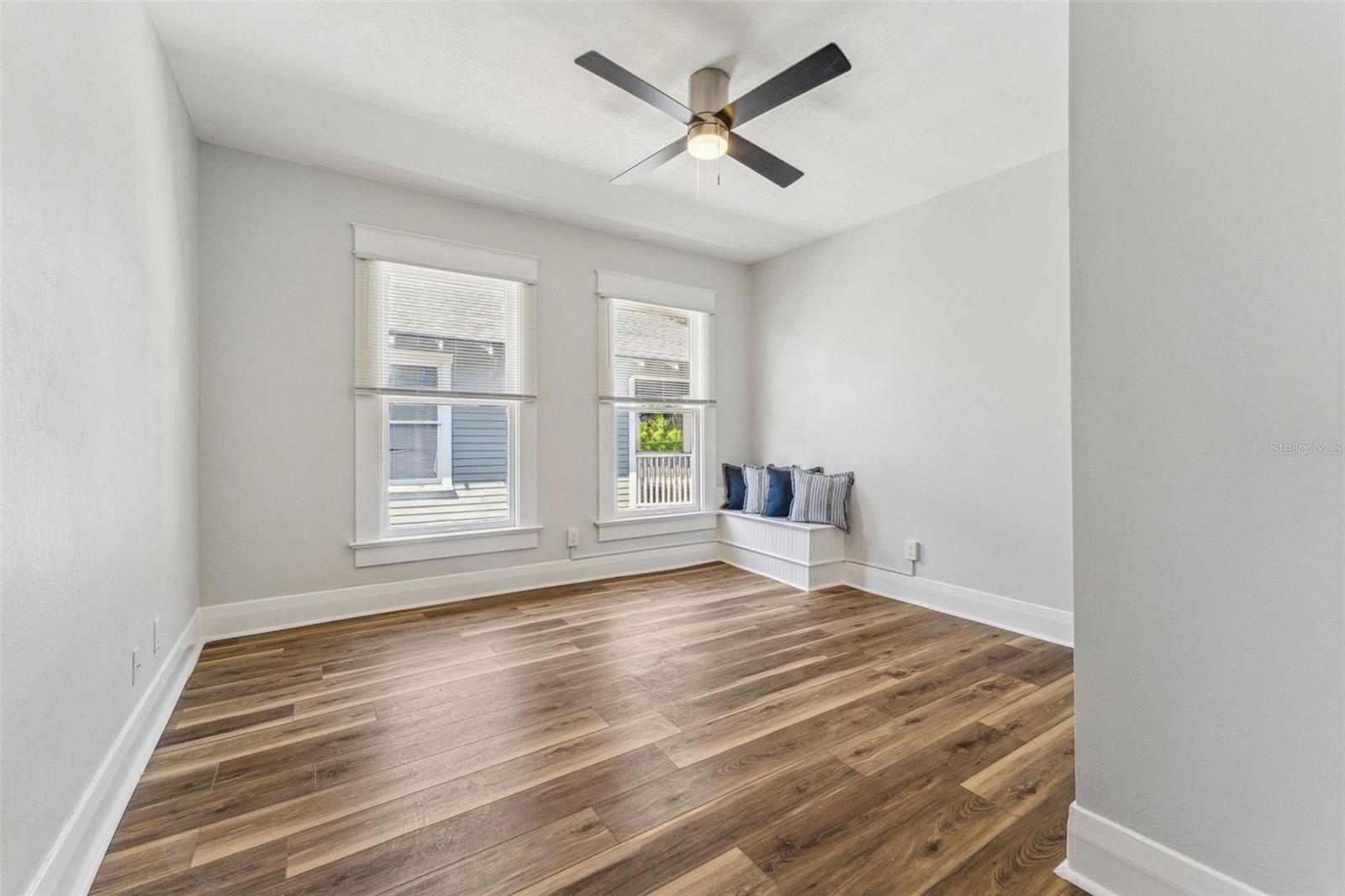 Image 29 of 51 For 307 Newport #1-2 Avenue