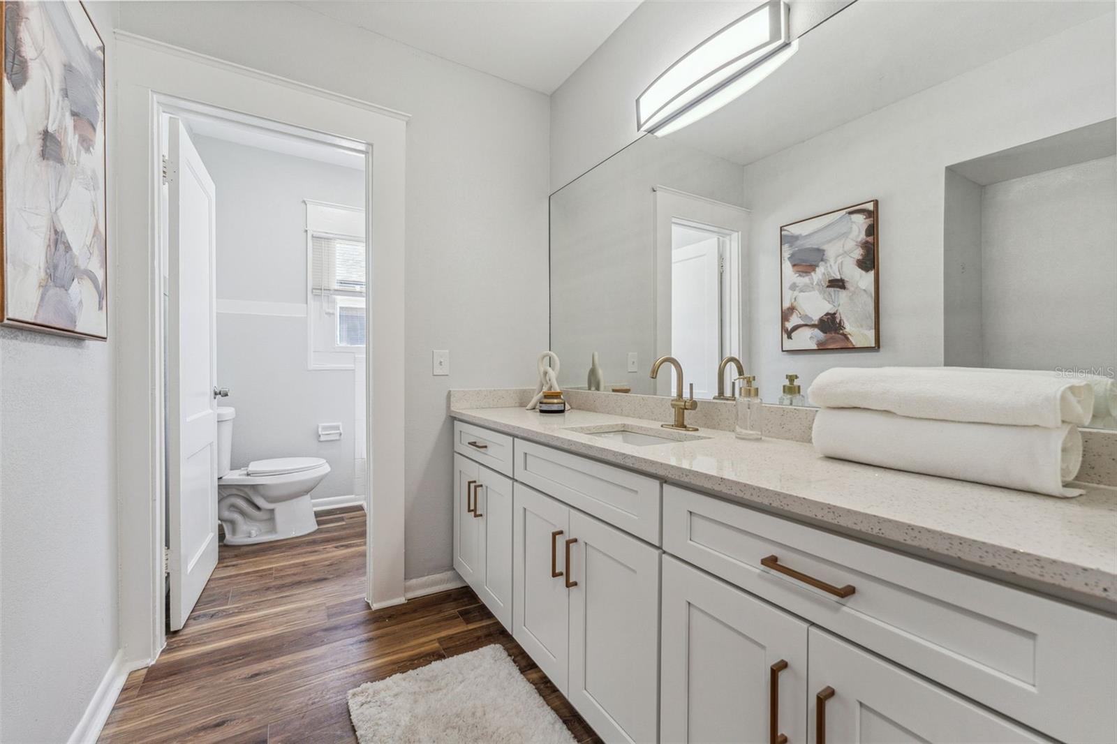 Image 31 of 51 For 307 Newport #1-2 Avenue