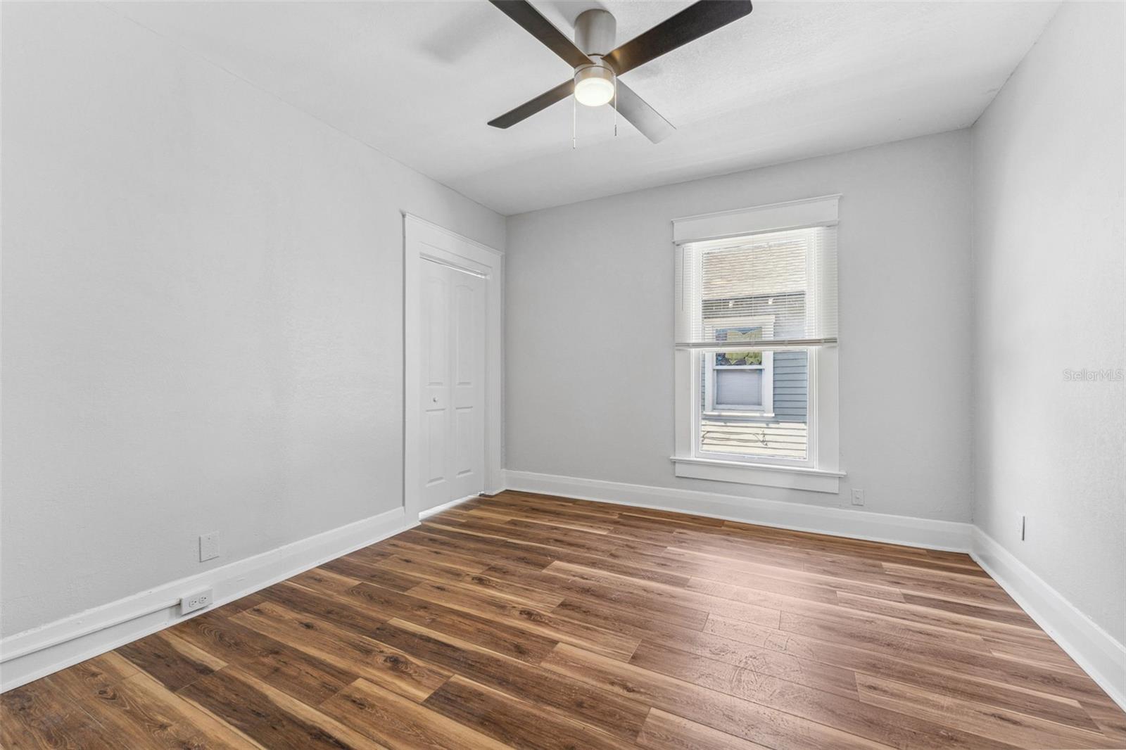 Image 32 of 51 For 307 Newport #1-2 Avenue