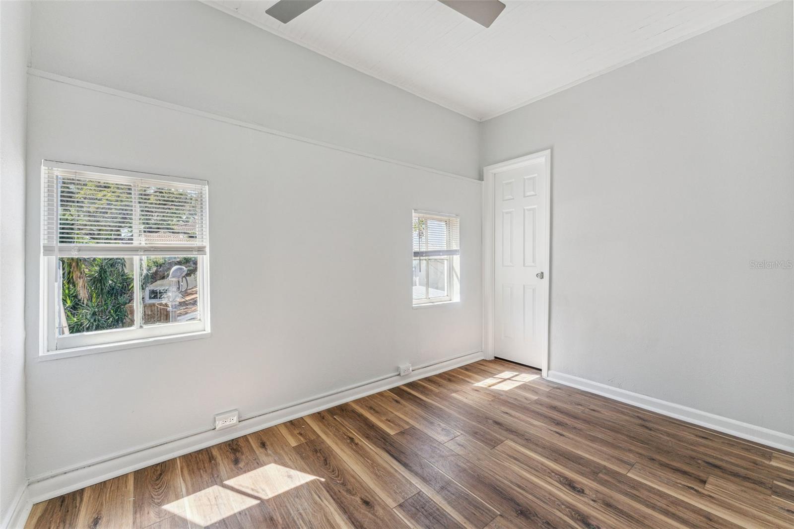 Image 35 of 51 For 307 Newport #1-2 Avenue