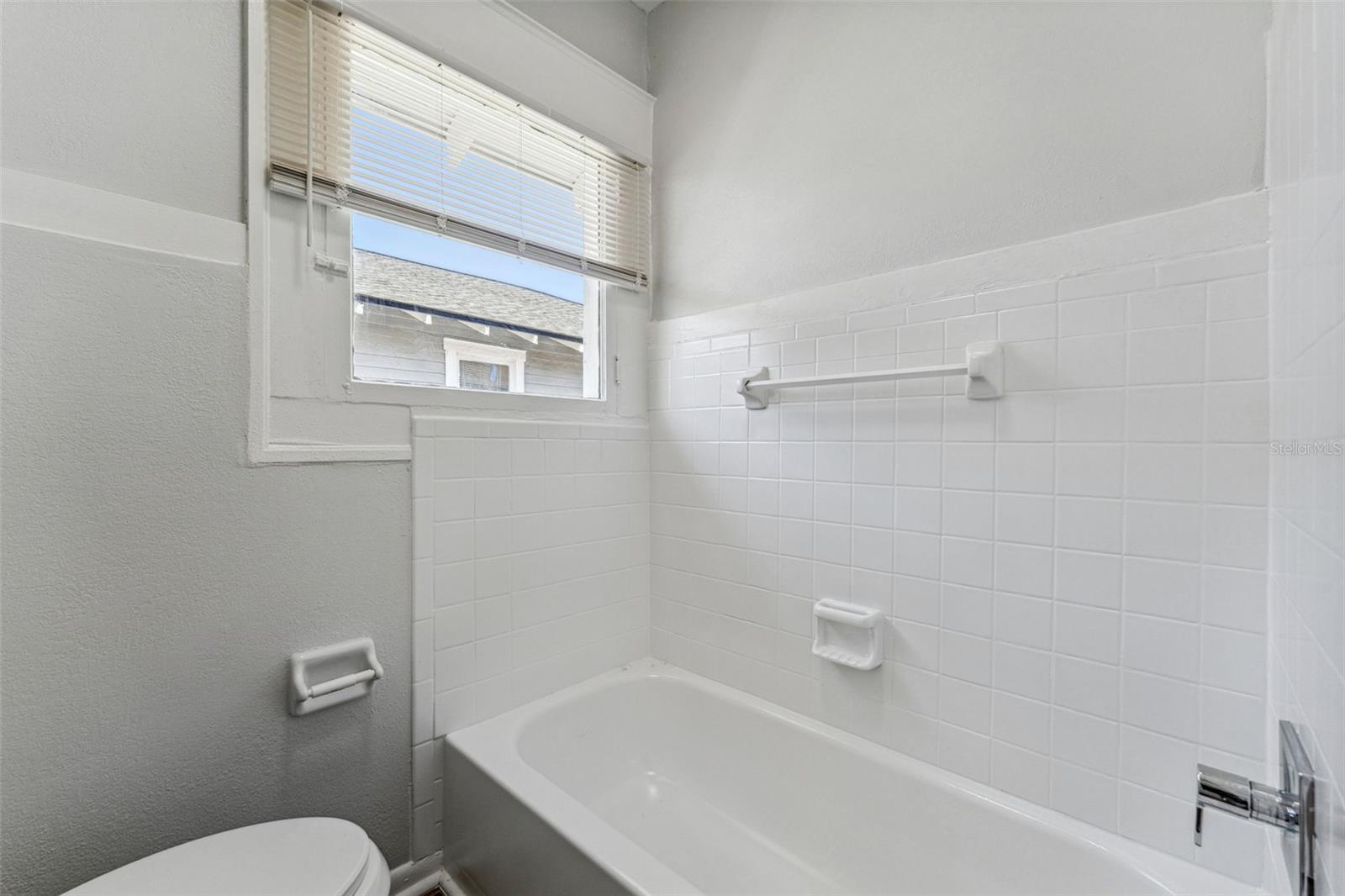 Image 37 of 51 For 307 Newport #1-2 Avenue