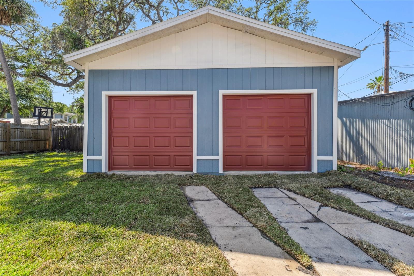 Image 40 of 51 For 307 Newport #1-2 Avenue