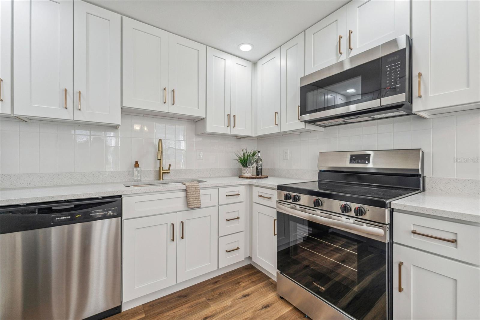 Image 5 of 51 For 307 Newport #1-2 Avenue