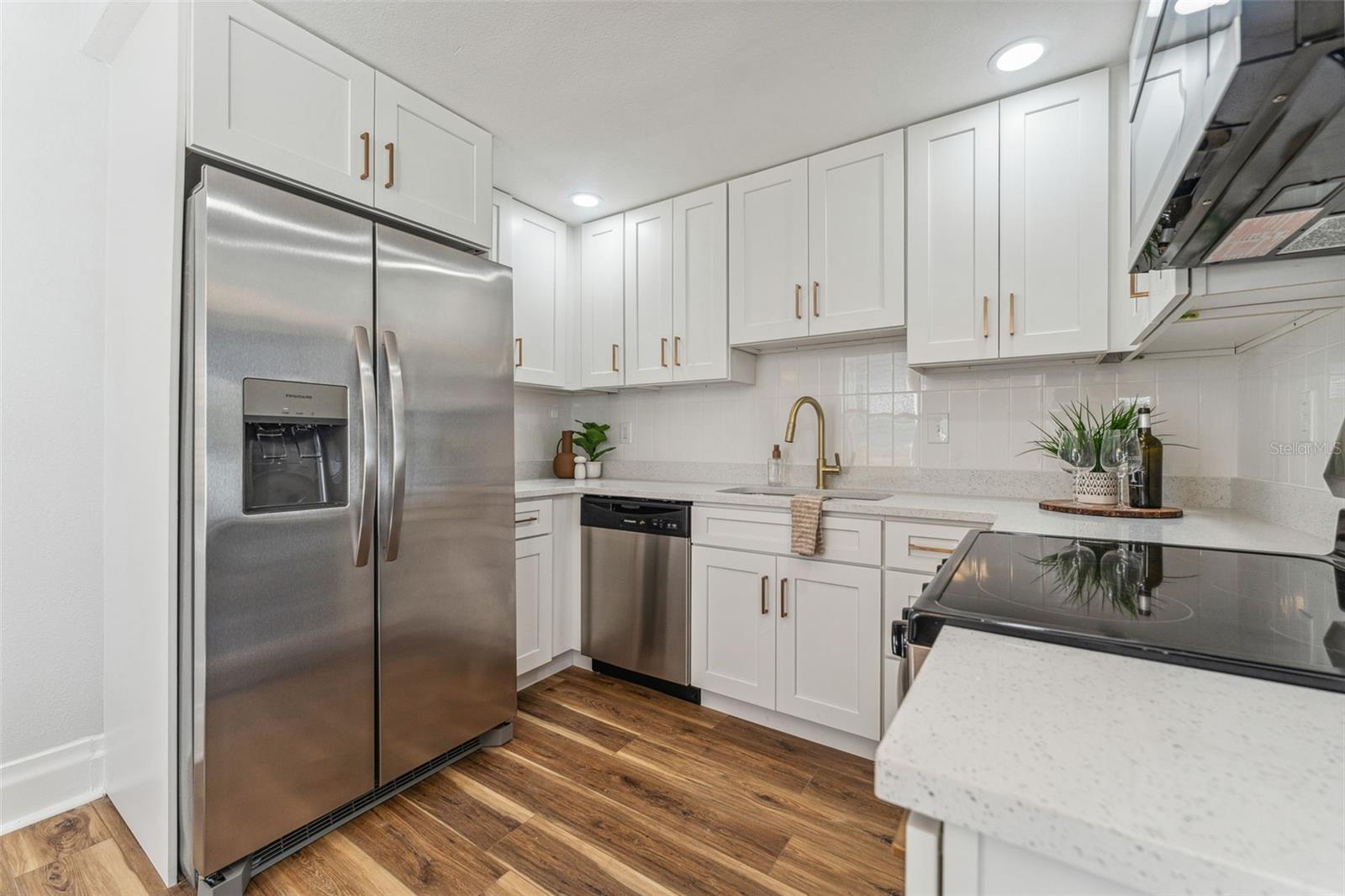 Image 6 of 51 For 307 Newport #1-2 Avenue