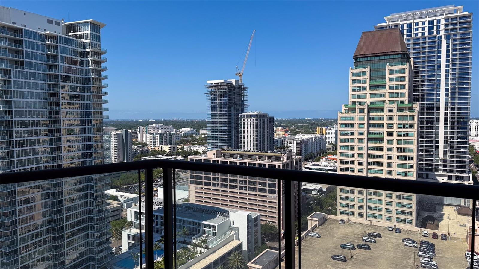 Image 24 of 37 For 1 Beach Drive Se 2512