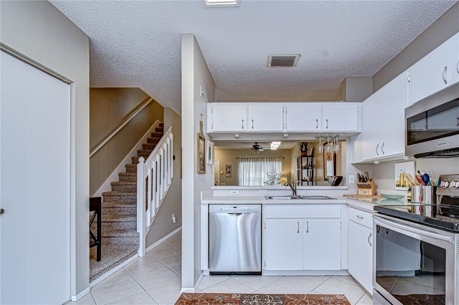 Image 17 of 38 For 6335 Bayside Key Drive