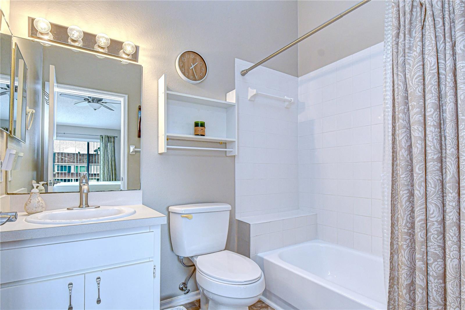 Image 23 of 38 For 6335 Bayside Key Drive