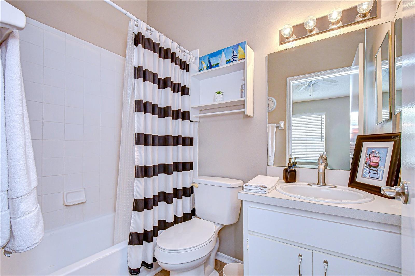 Image 26 of 38 For 6335 Bayside Key Drive