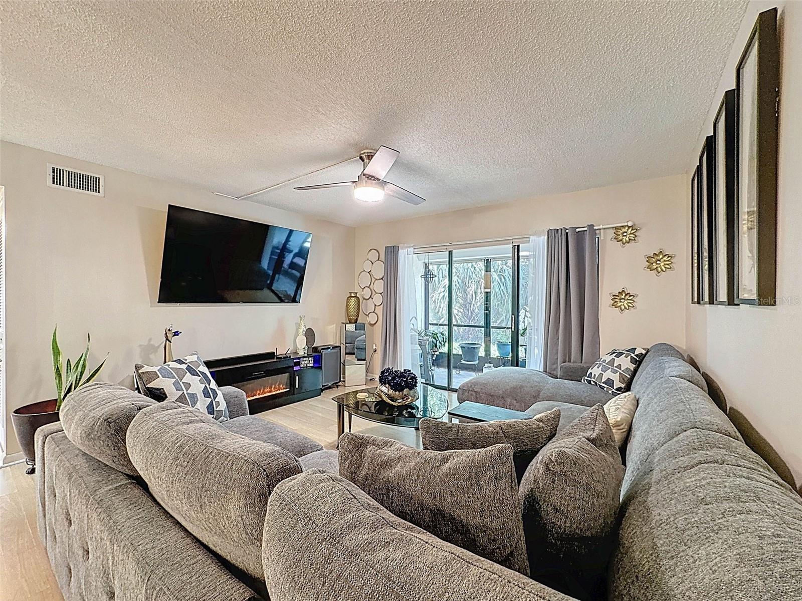 Image 4 of 19 For 3188 Lake Pine Way S B1