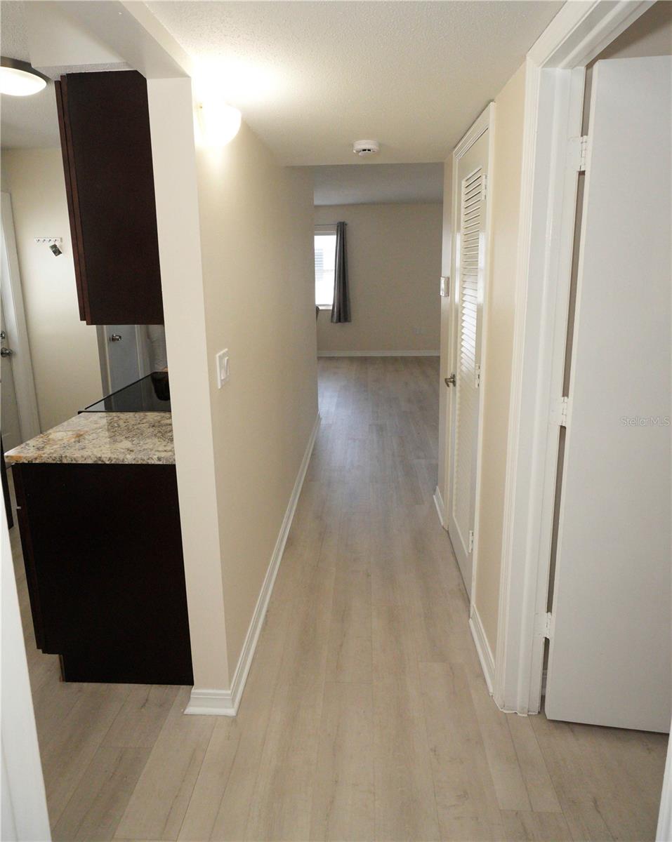 Image 13 of 22 For 6940 A Sunset Drive S 2d