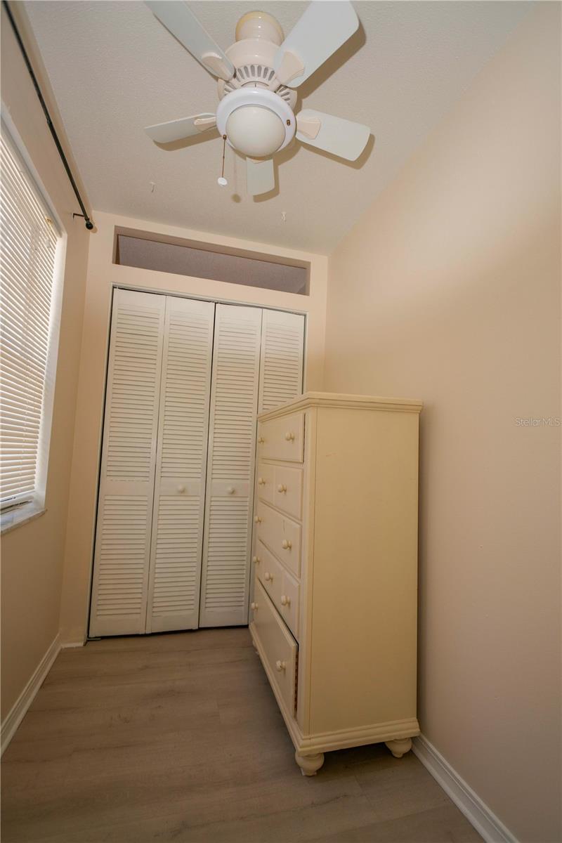 Image 16 of 22 For 6940 A Sunset Drive S 2d