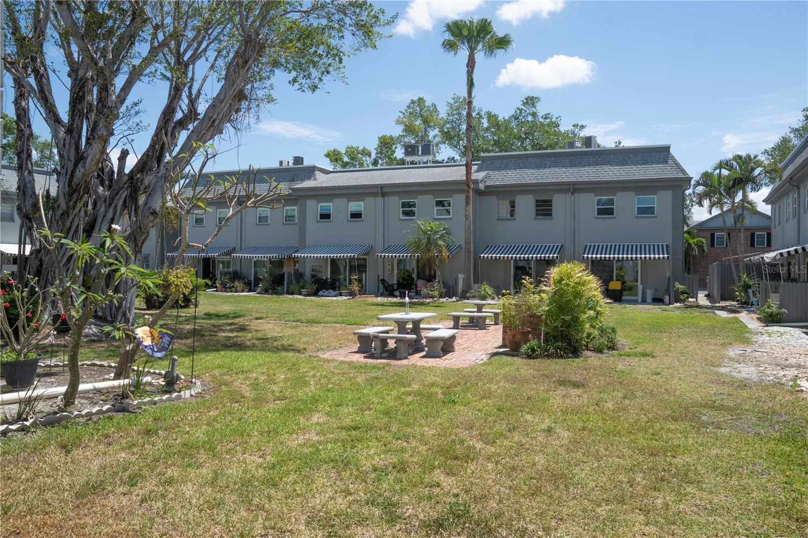 Image 20 of 22 For 6940 A Sunset Drive S 2d