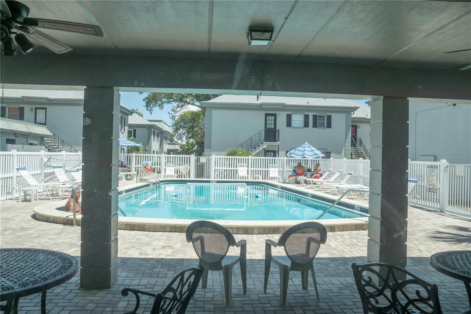 Image 21 of 22 For 6940 A Sunset Drive S 2d