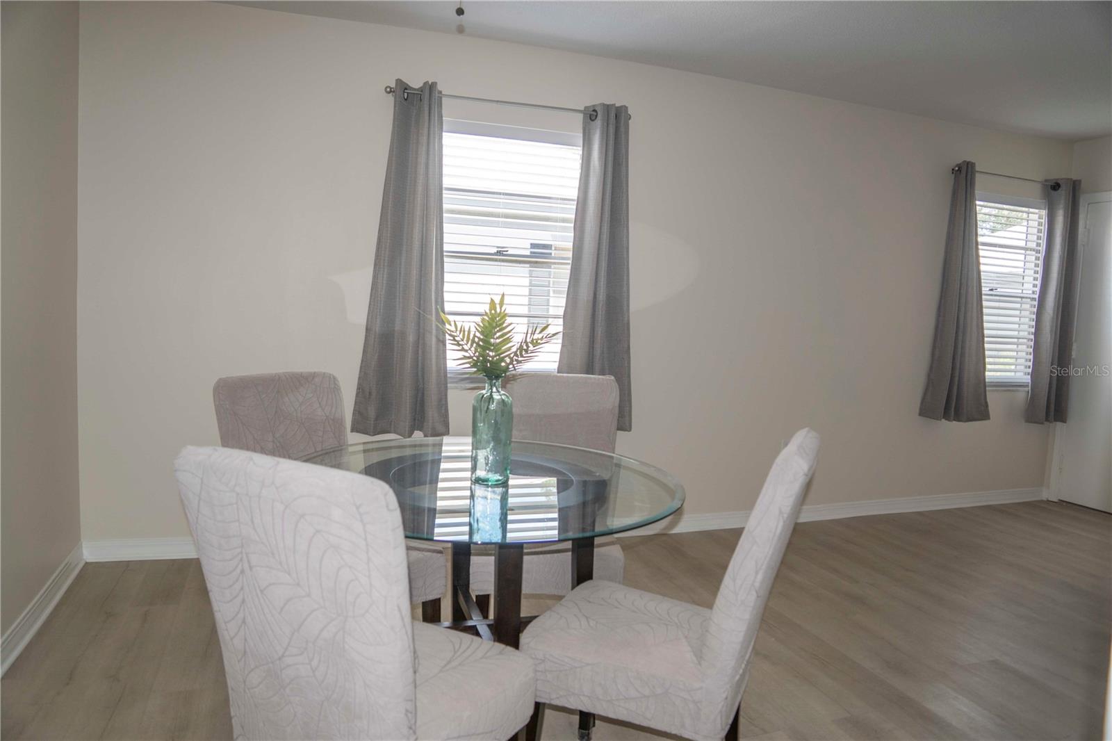 Image 3 of 22 For 6940 A Sunset Drive S 2d