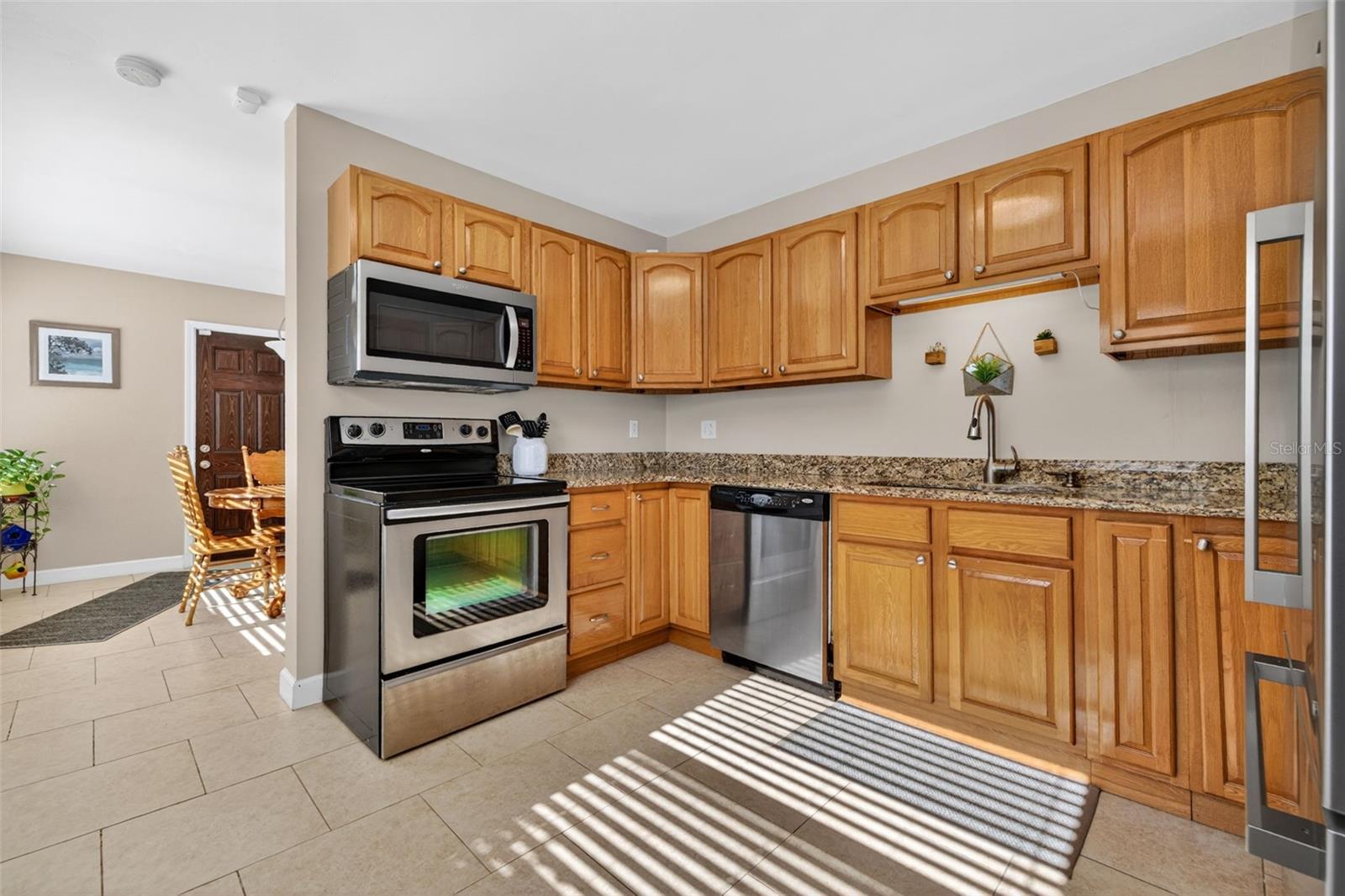 Listing photo id 8 for 2301 36th Avenue N