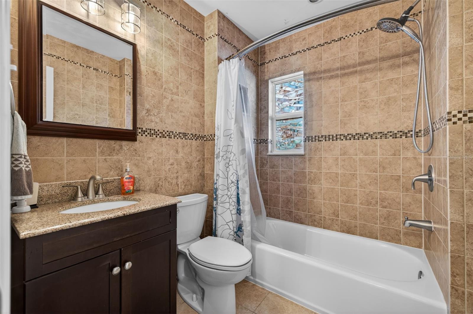 Listing photo id 6 for 2301 36th Avenue N