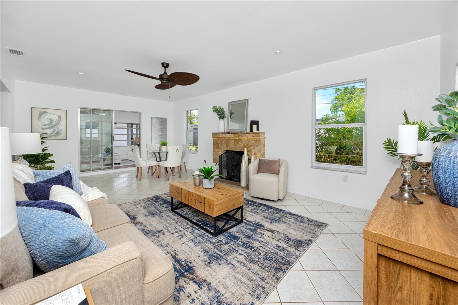 Listing photo id 12 for 6482 20th Street N