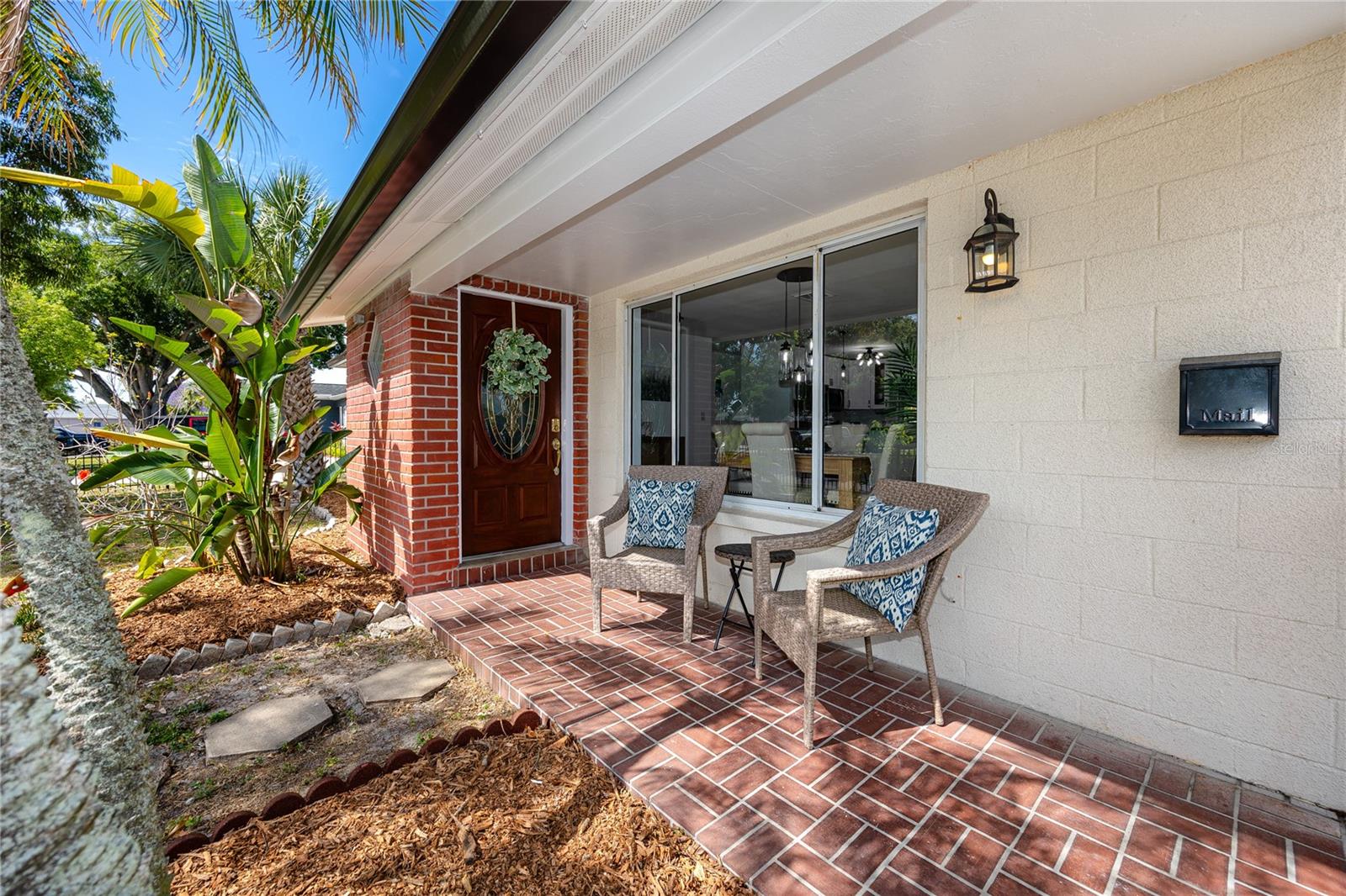 Listing photo id 1 for 6482 20th Street N