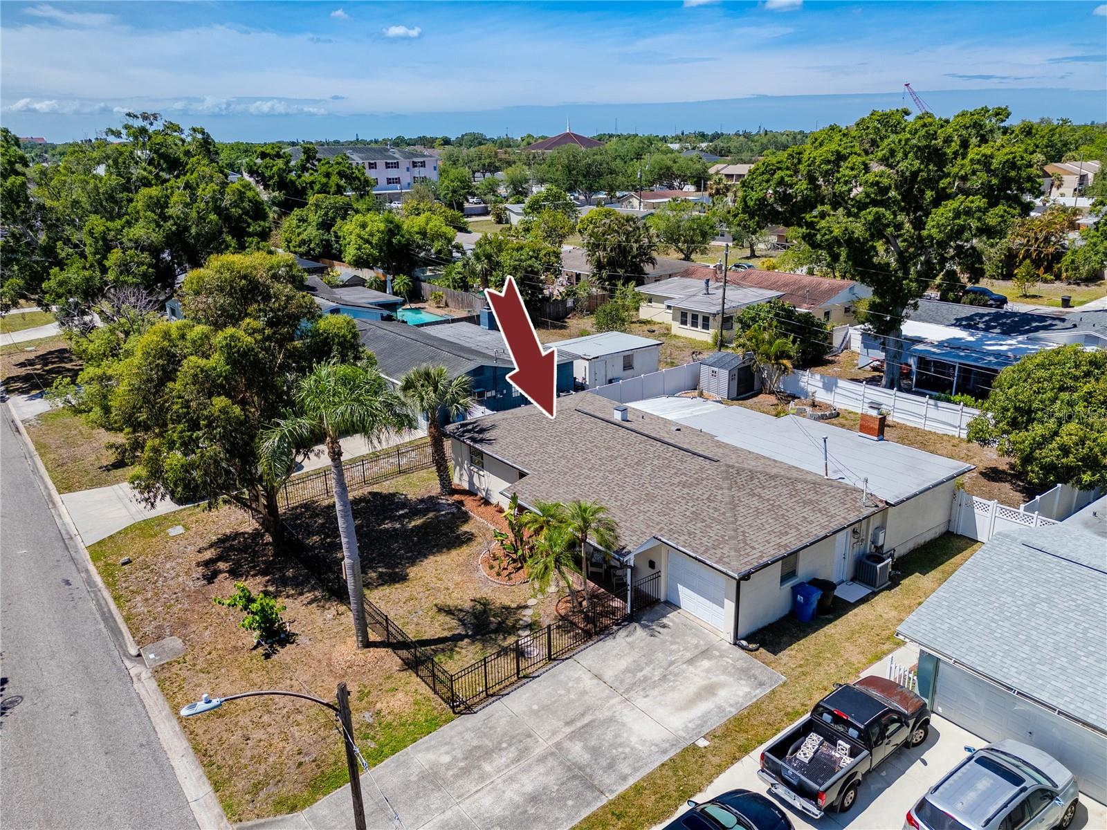 Listing photo id 38 for 6482 20th Street N