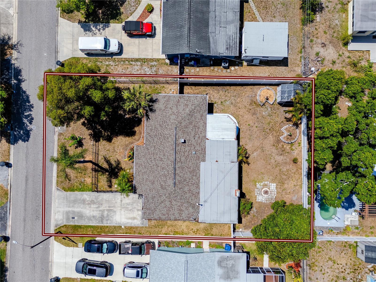 Listing photo id 40 for 6482 20th Street N