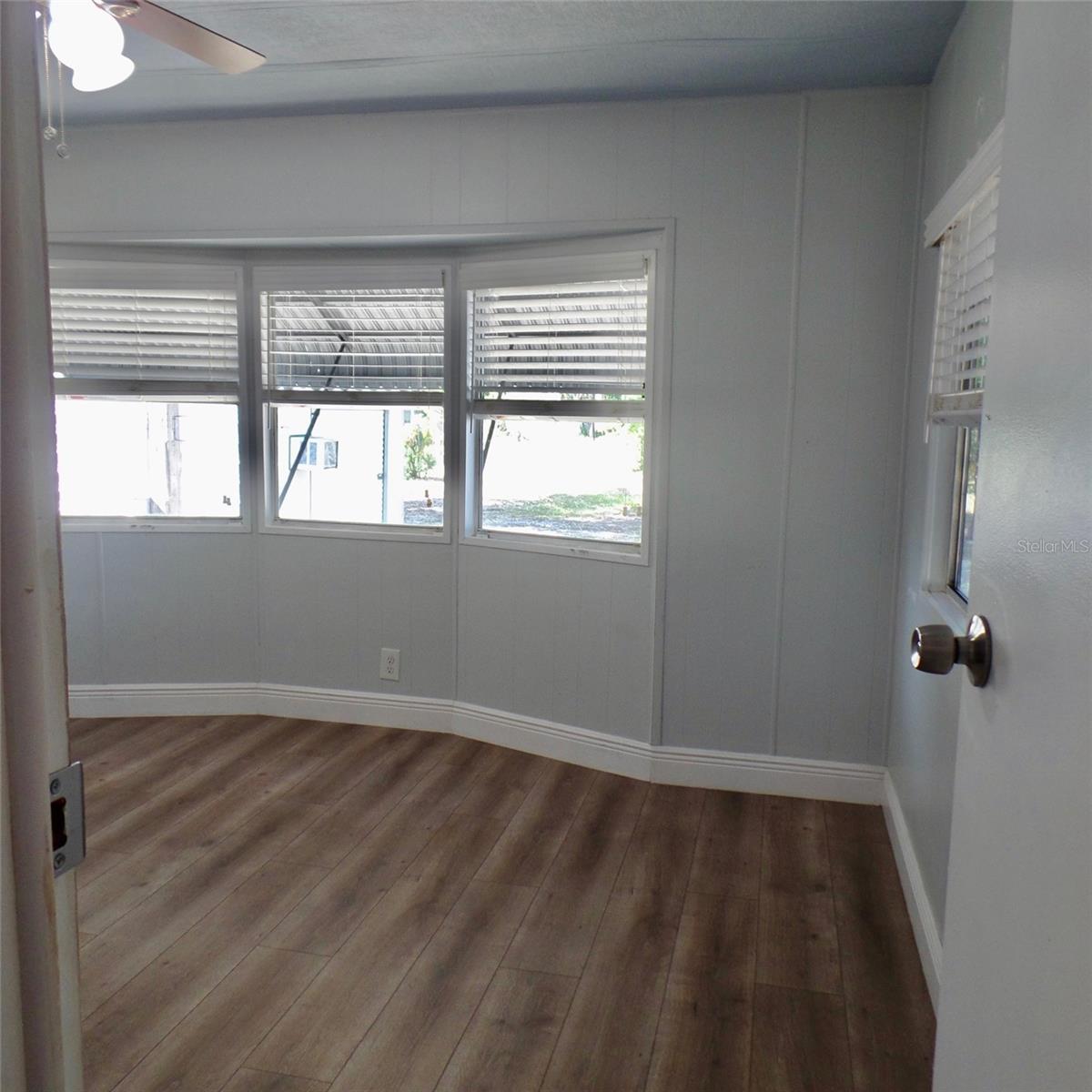 Image 19 of 43 For 4637 Fox Ridge Boulevard