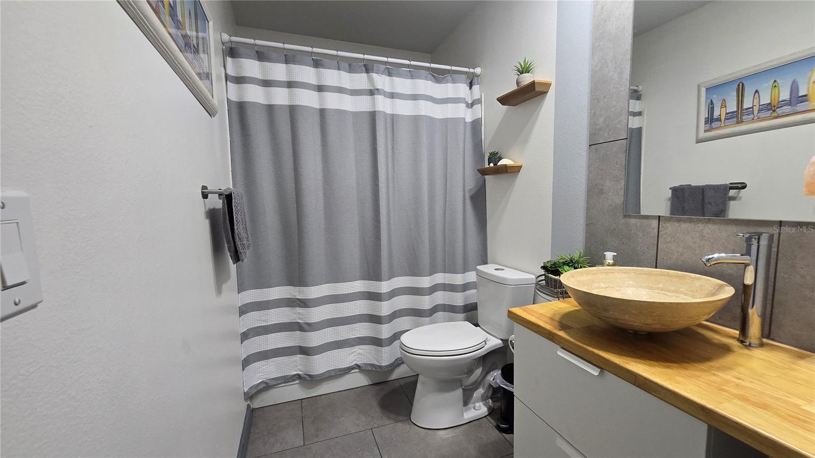 Image 22 of 40 For 406 Lennox Road W
