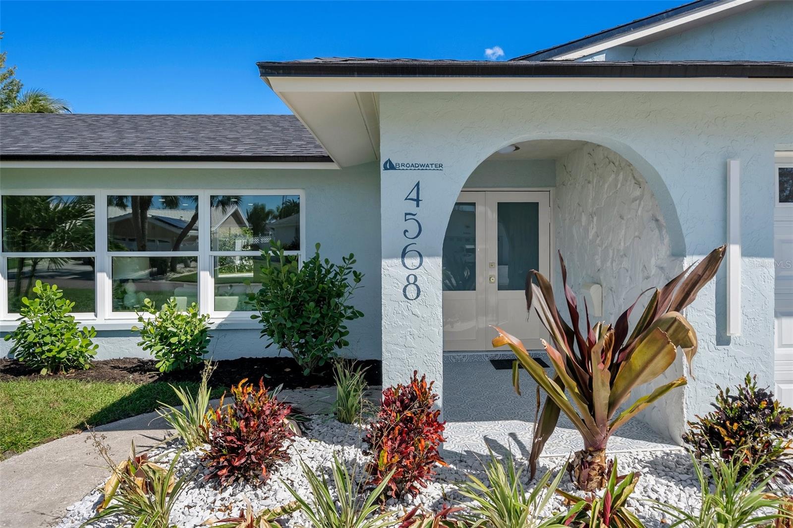 Listing photo id 9 for 4568 40th Street S