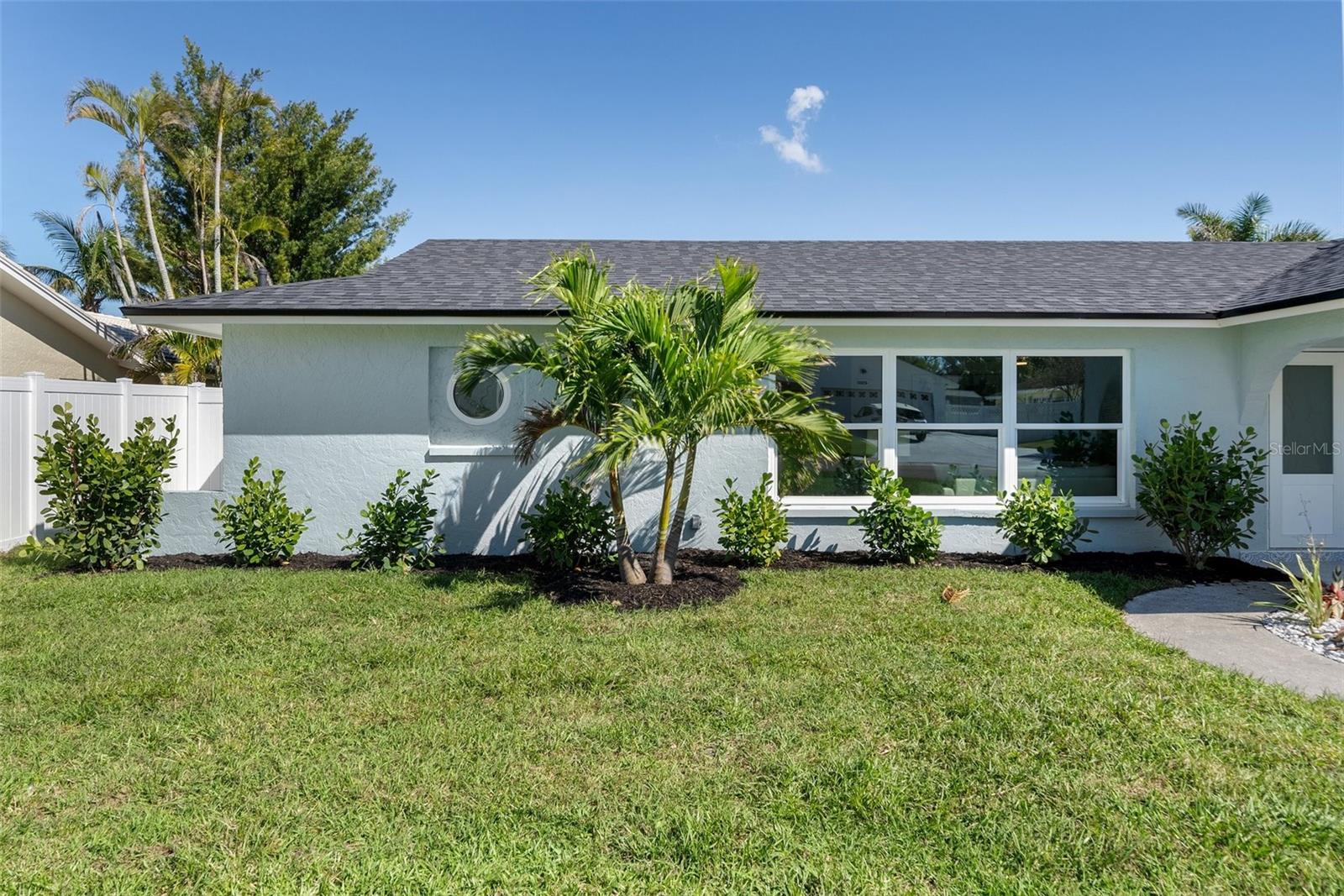 Listing photo id 12 for 4568 40th Street S