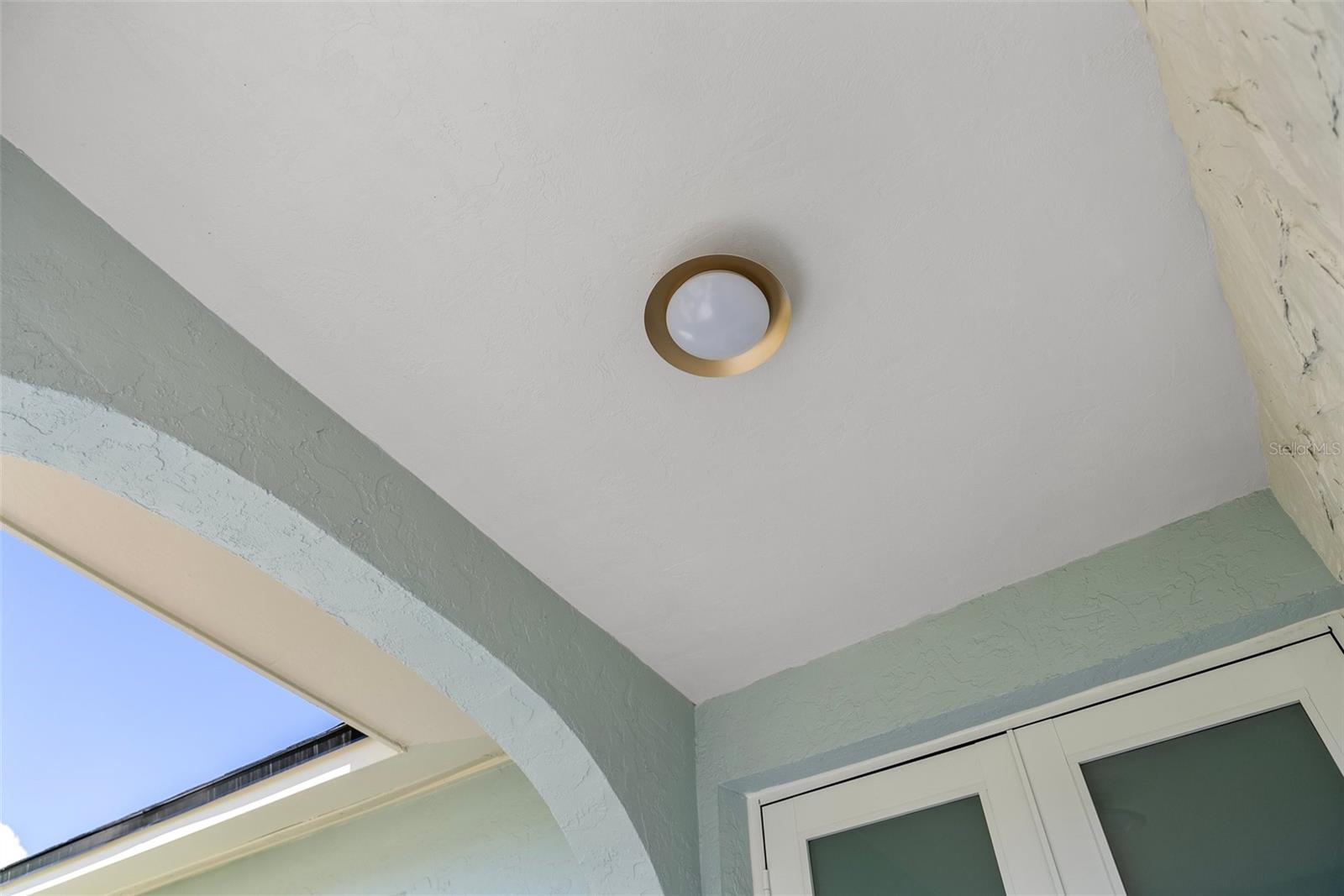 Listing photo id 15 for 4568 40th Street S