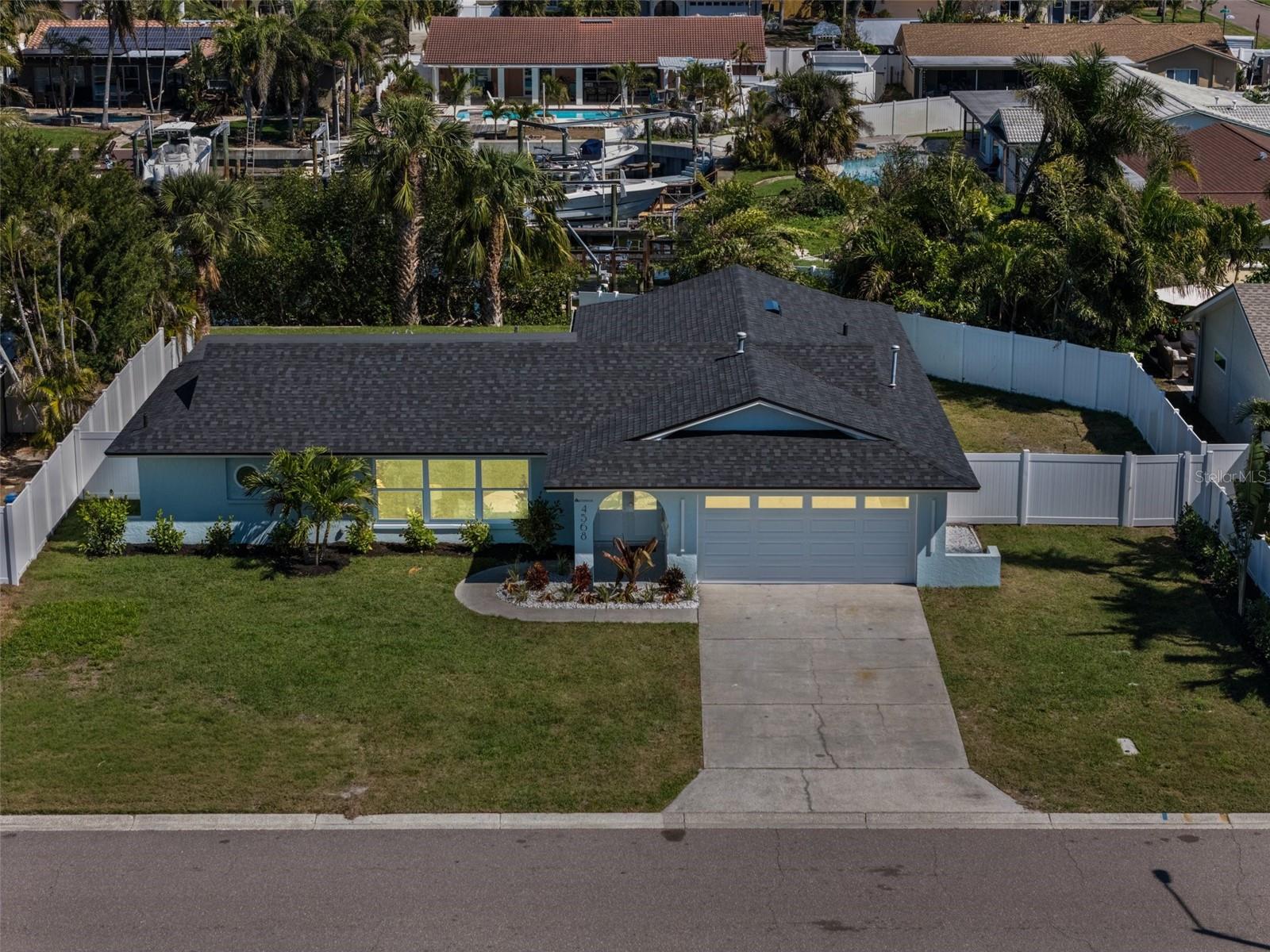 Listing photo id 0 for 4568 40th Street S