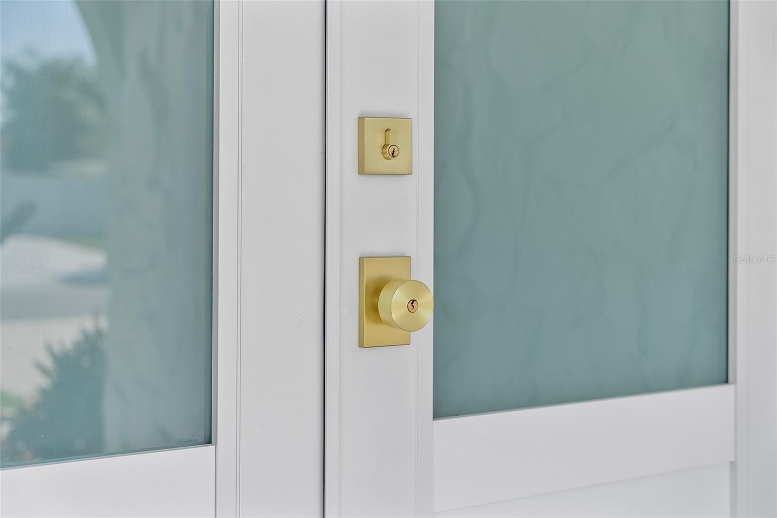 Listing photo id 18 for 4568 40th Street S