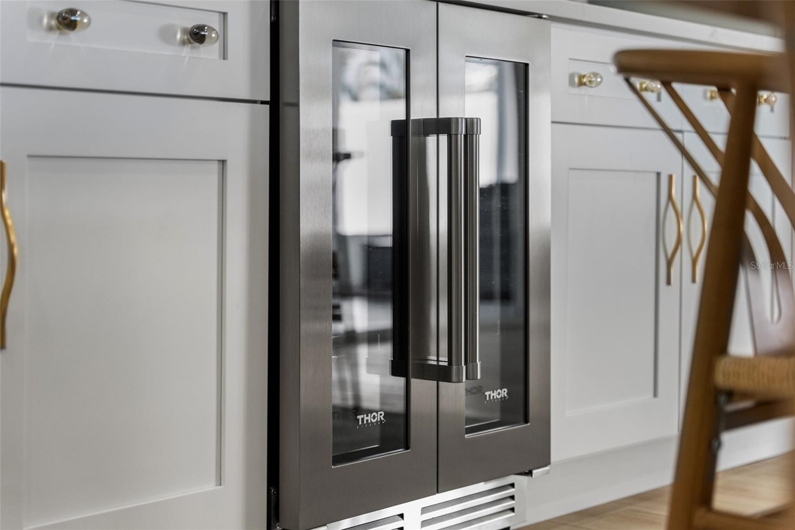 Listing photo id 35 for 4568 40th Street S