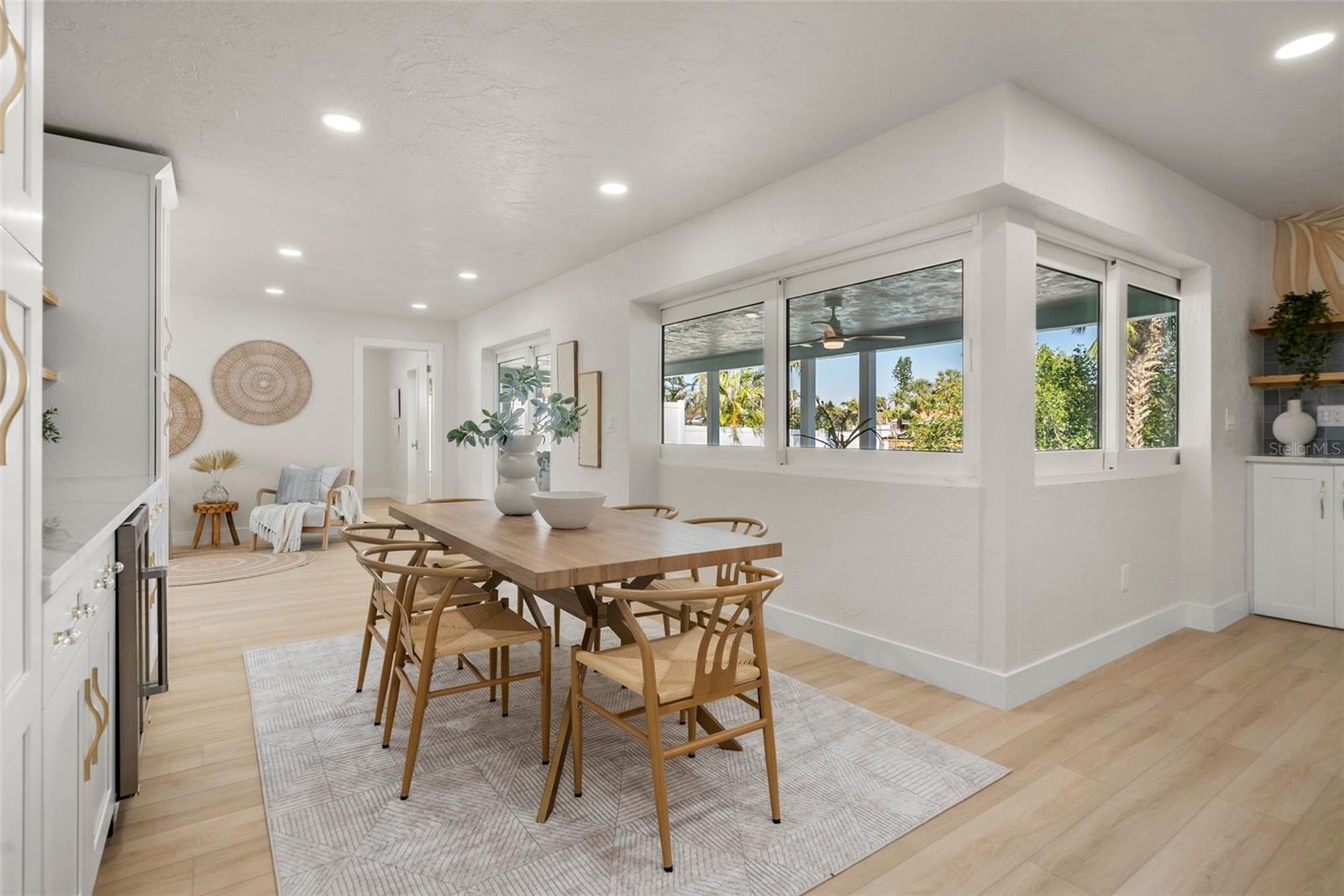 Listing photo id 36 for 4568 40th Street S