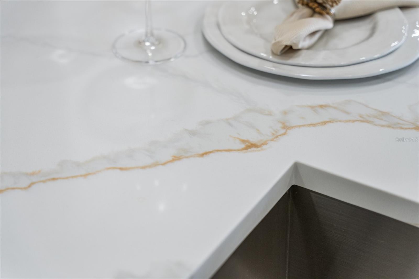 Listing photo id 48 for 4568 40th Street S