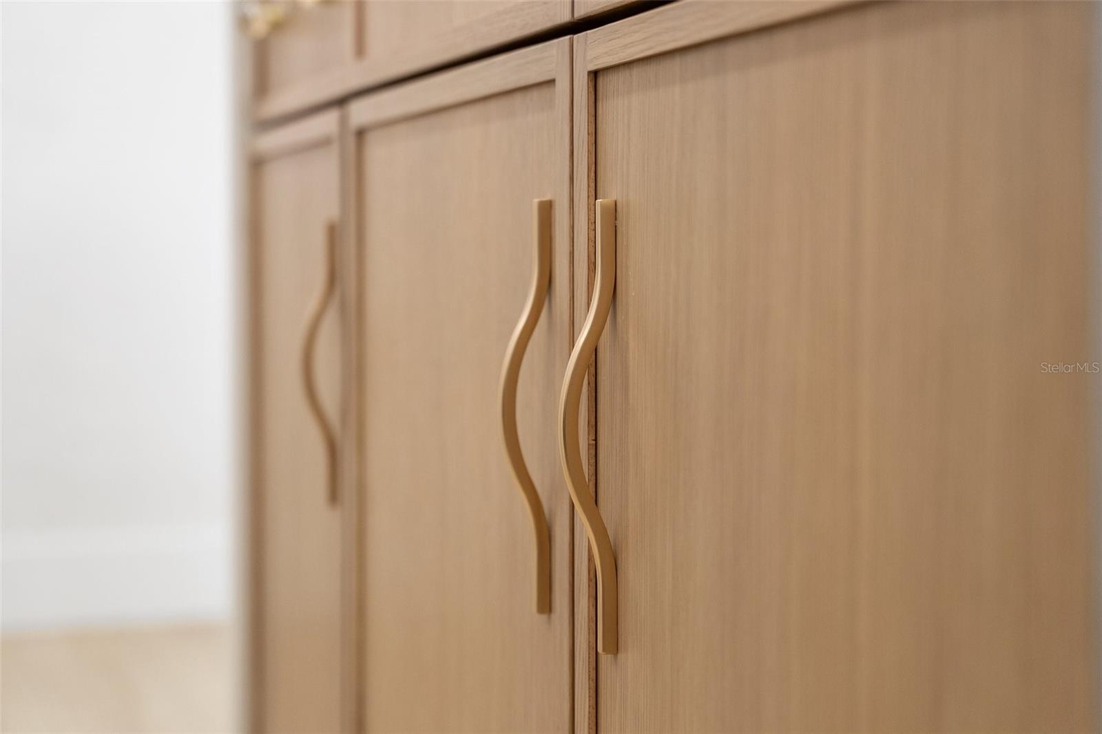 Listing photo id 57 for 4568 40th Street S