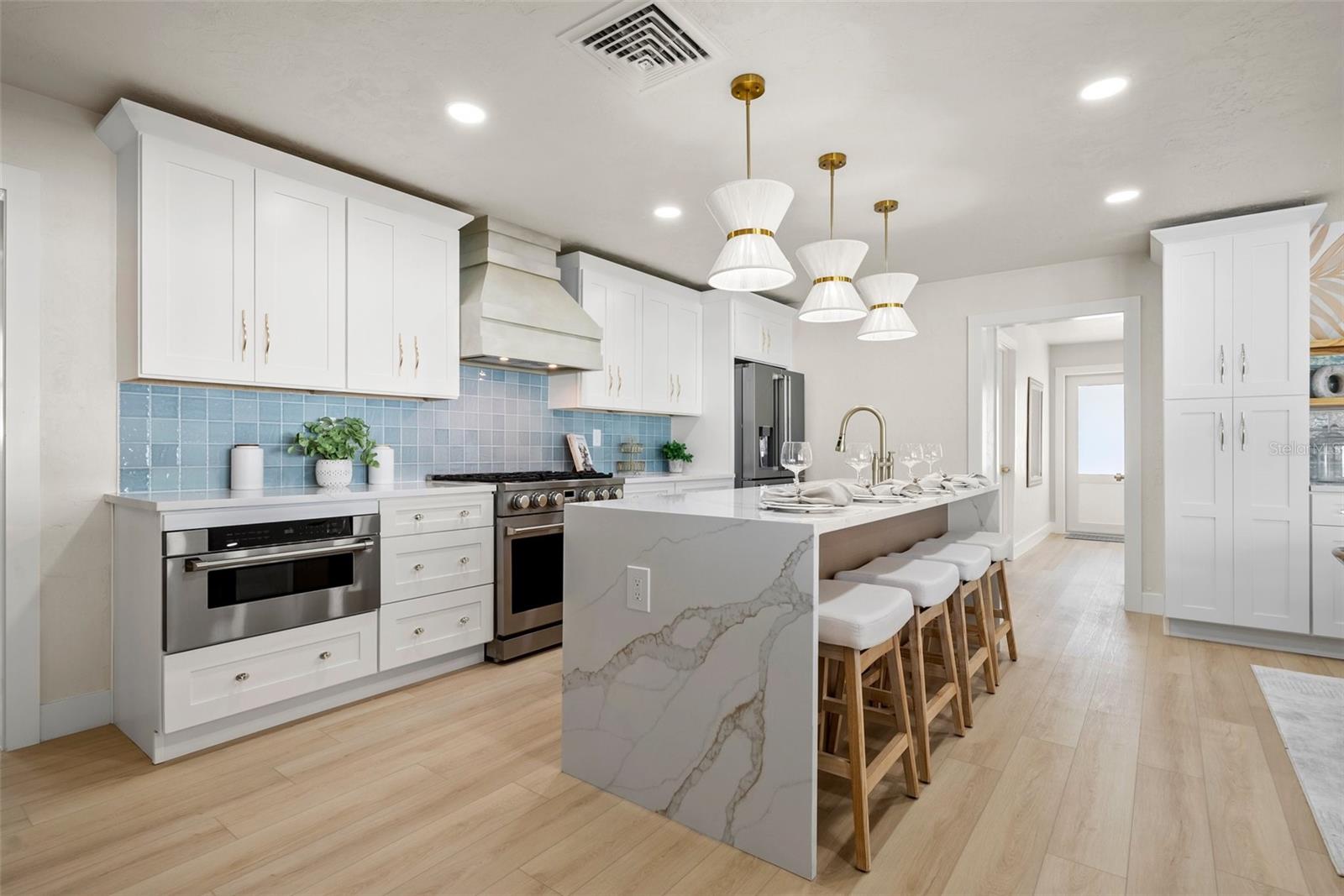 Listing photo id 58 for 4568 40th Street S