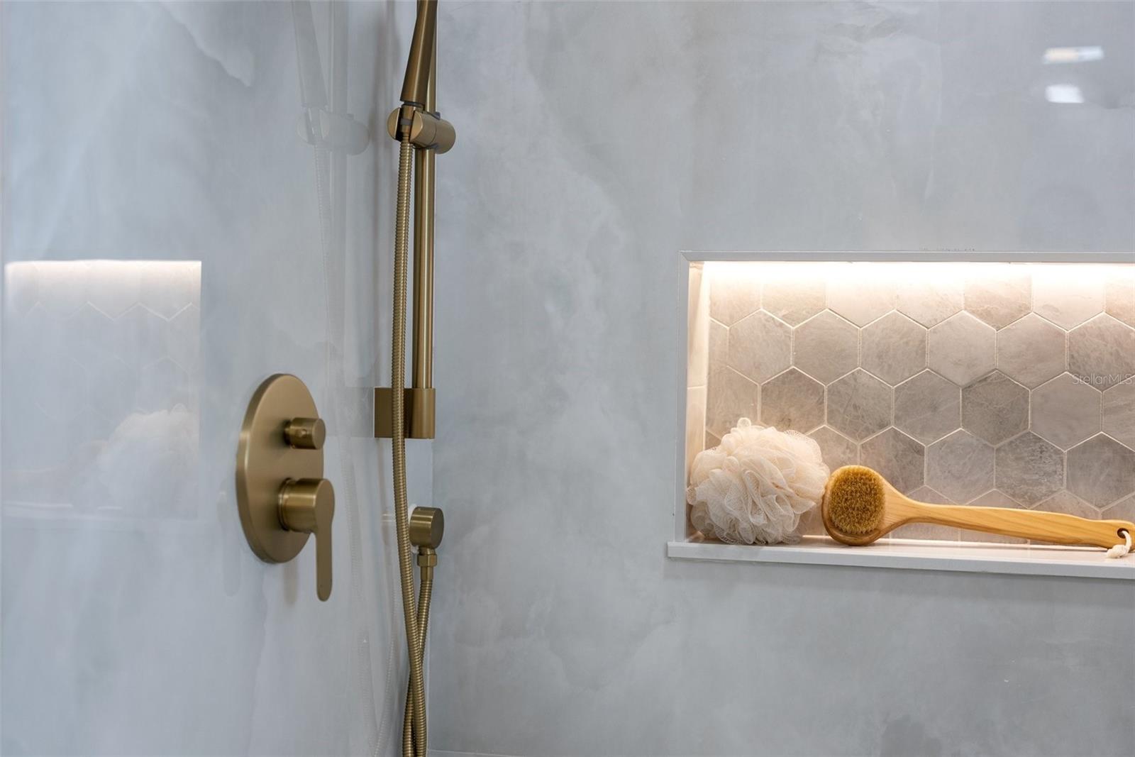 Listing photo id 74 for 4568 40th Street S