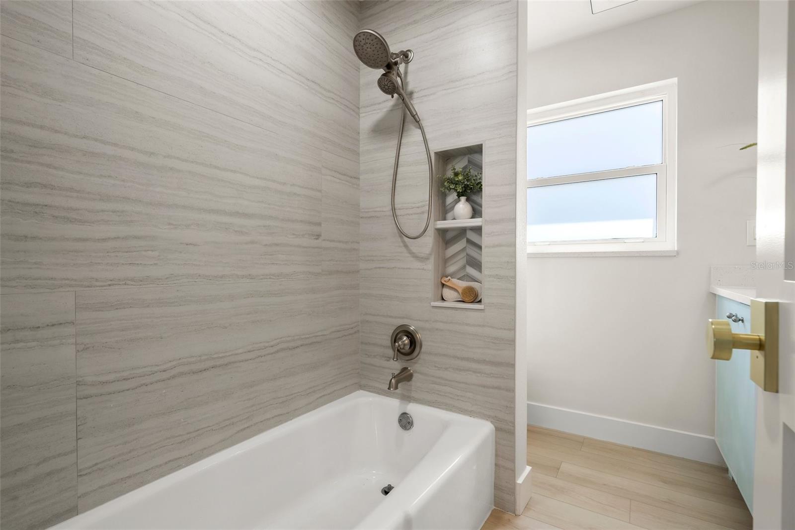 Listing photo id 79 for 4568 40th Street S