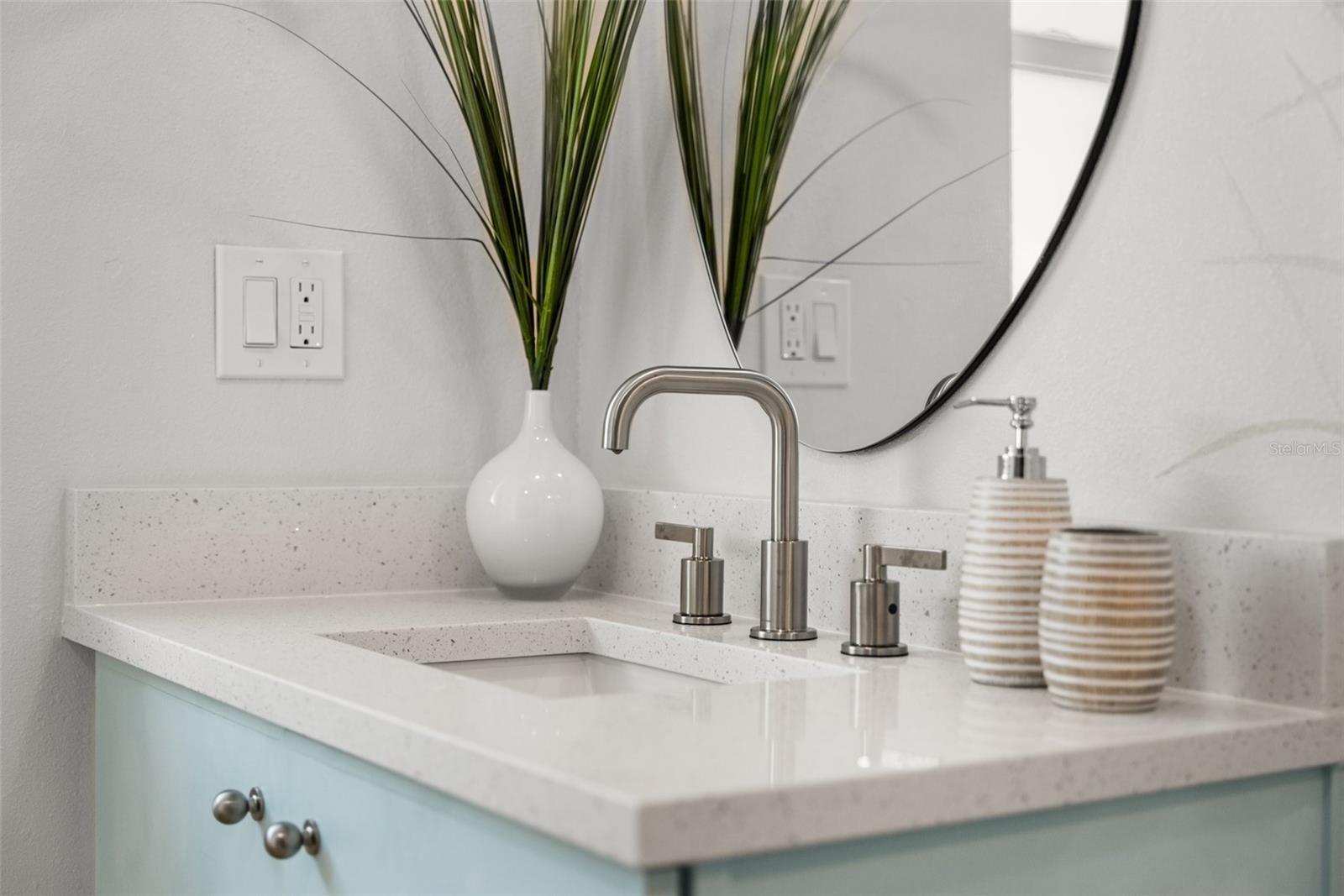 Listing photo id 82 for 4568 40th Street S