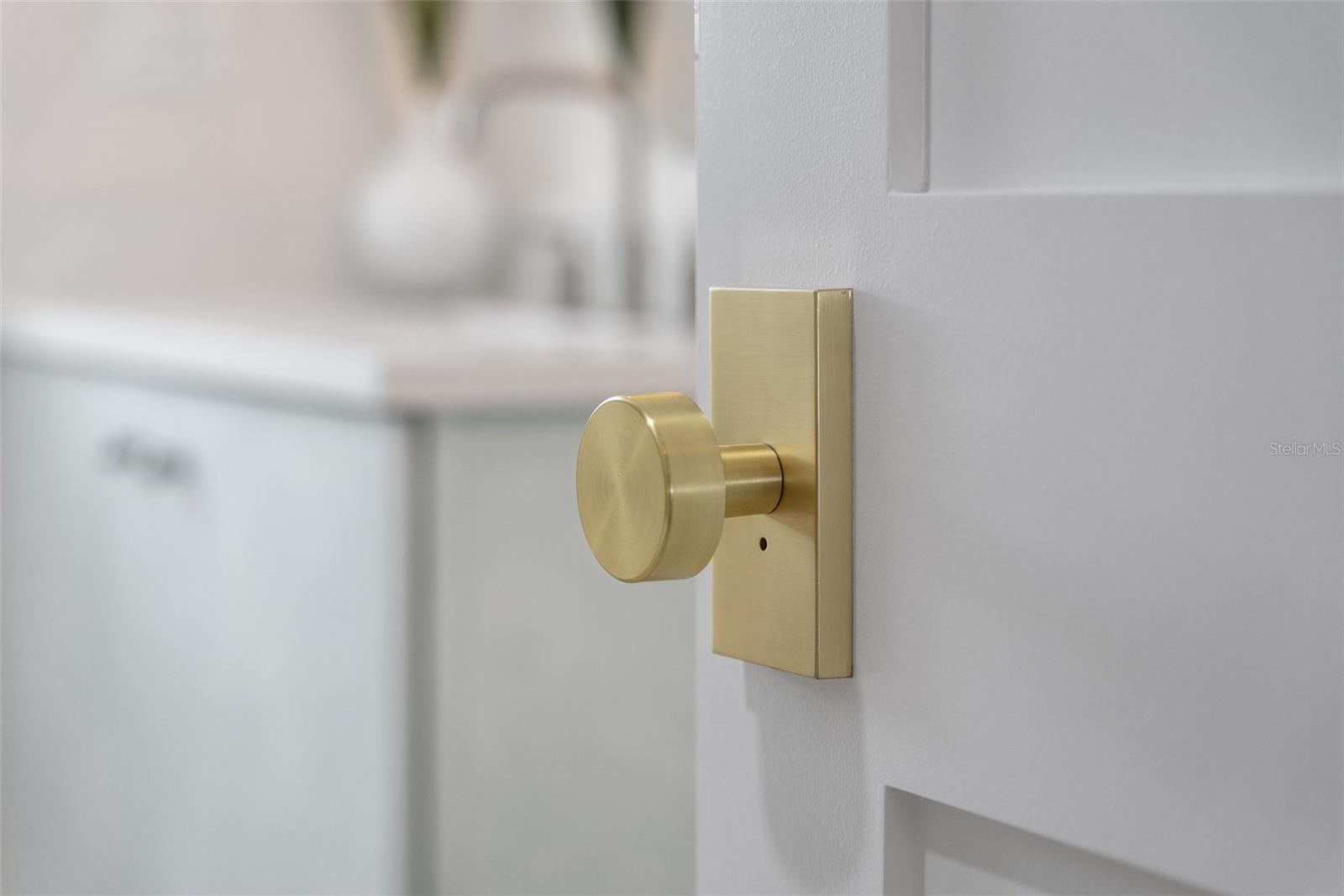 Listing photo id 83 for 4568 40th Street S