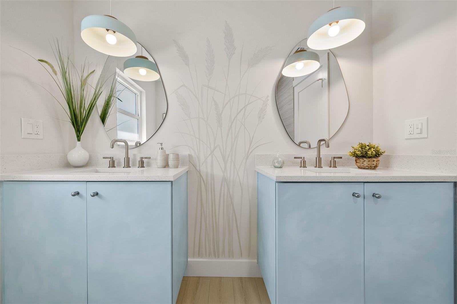 Listing photo id 85 for 4568 40th Street S