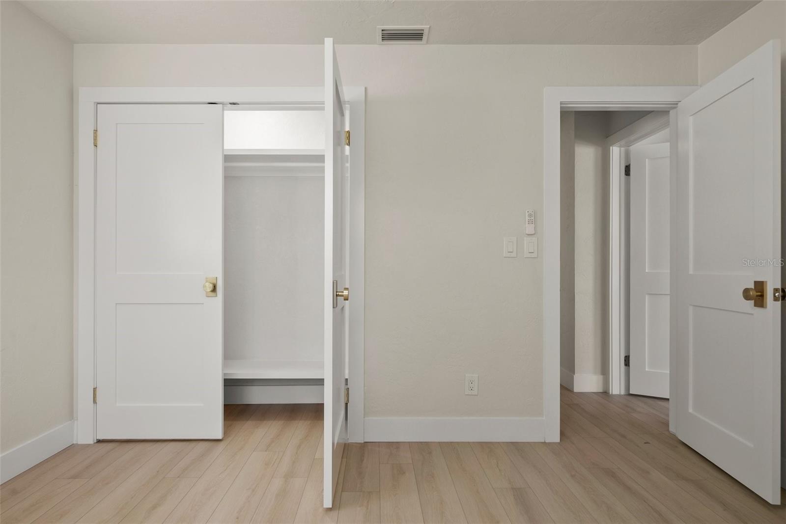 Listing photo id 90 for 4568 40th Street S