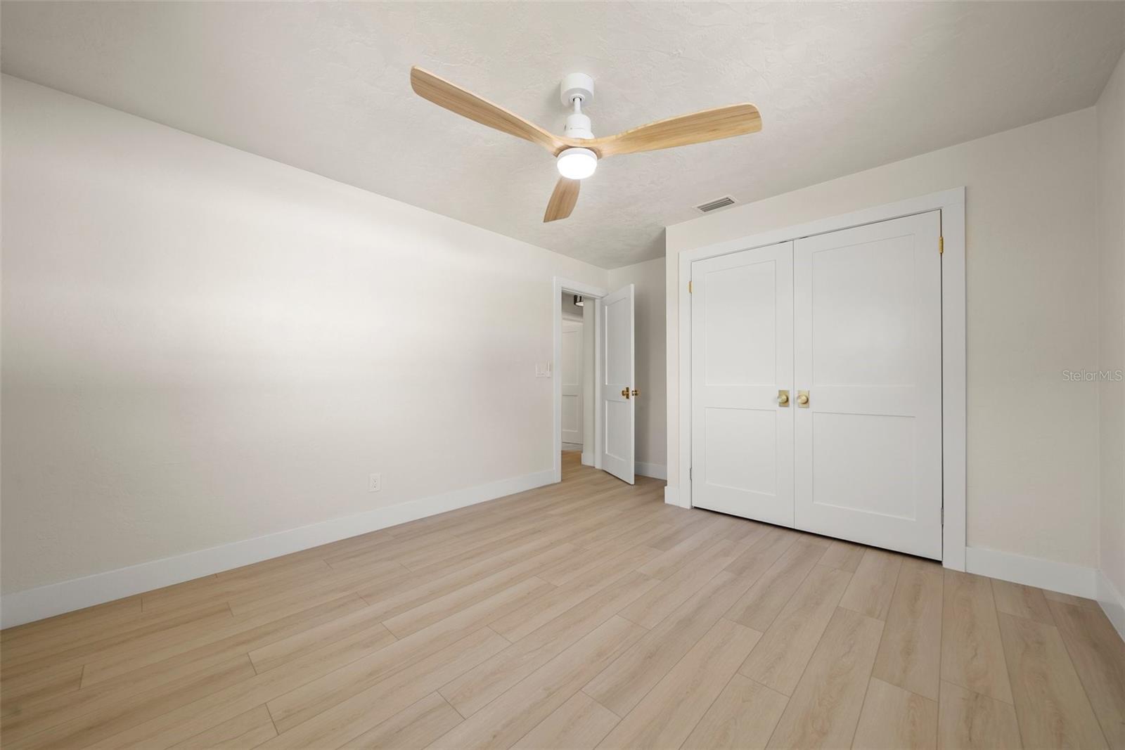 Listing photo id 92 for 4568 40th Street S