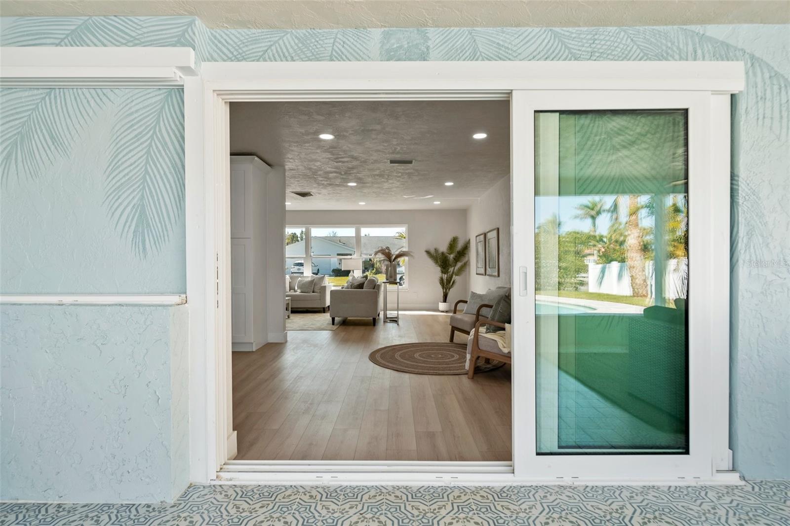 Listing photo id 93 for 4568 40th Street S