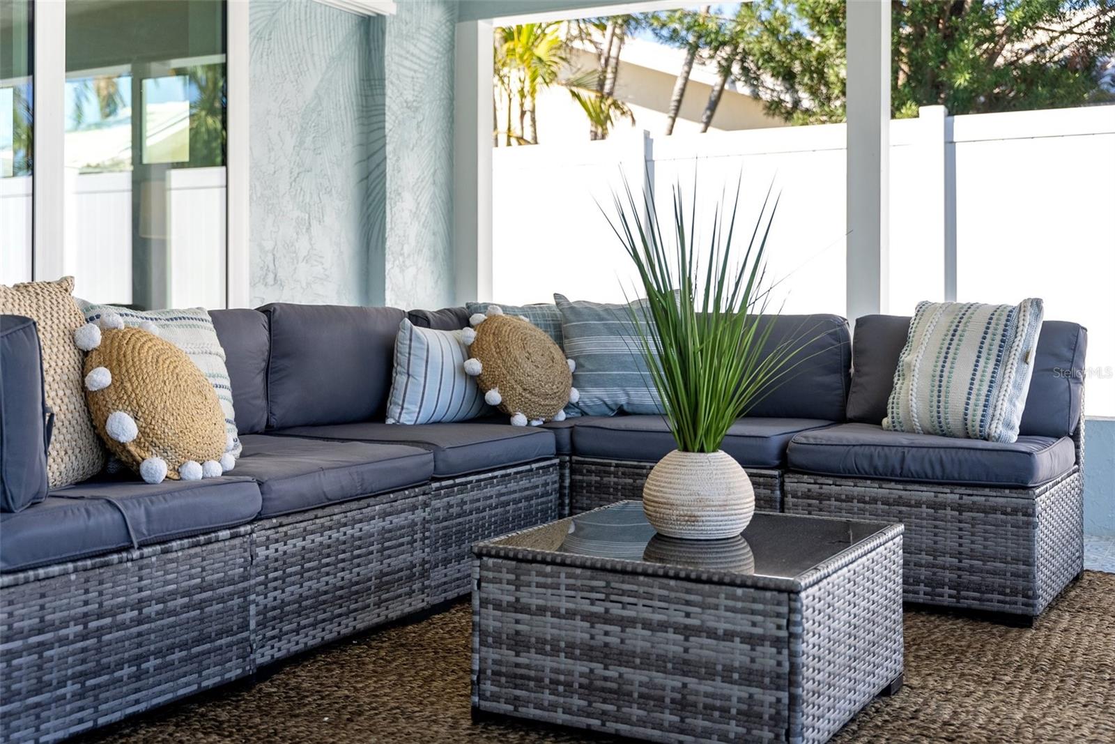 Listing photo id 96 for 4568 40th Street S