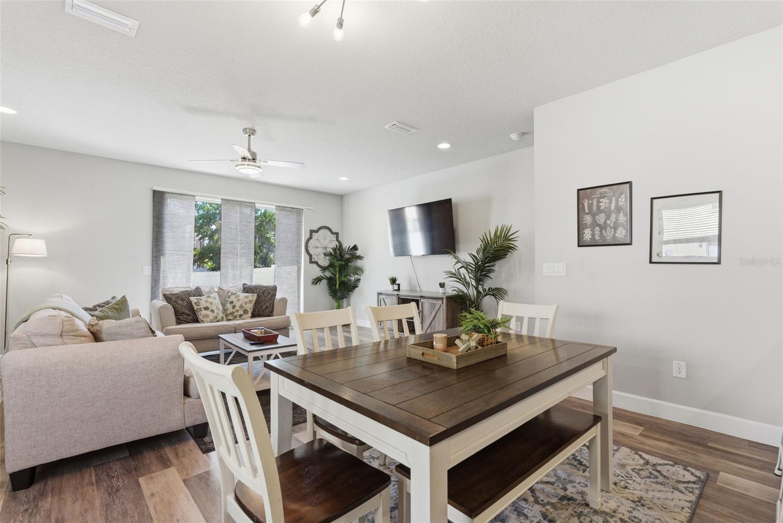 Image 10 of 27 For 3902 Everett Street 1