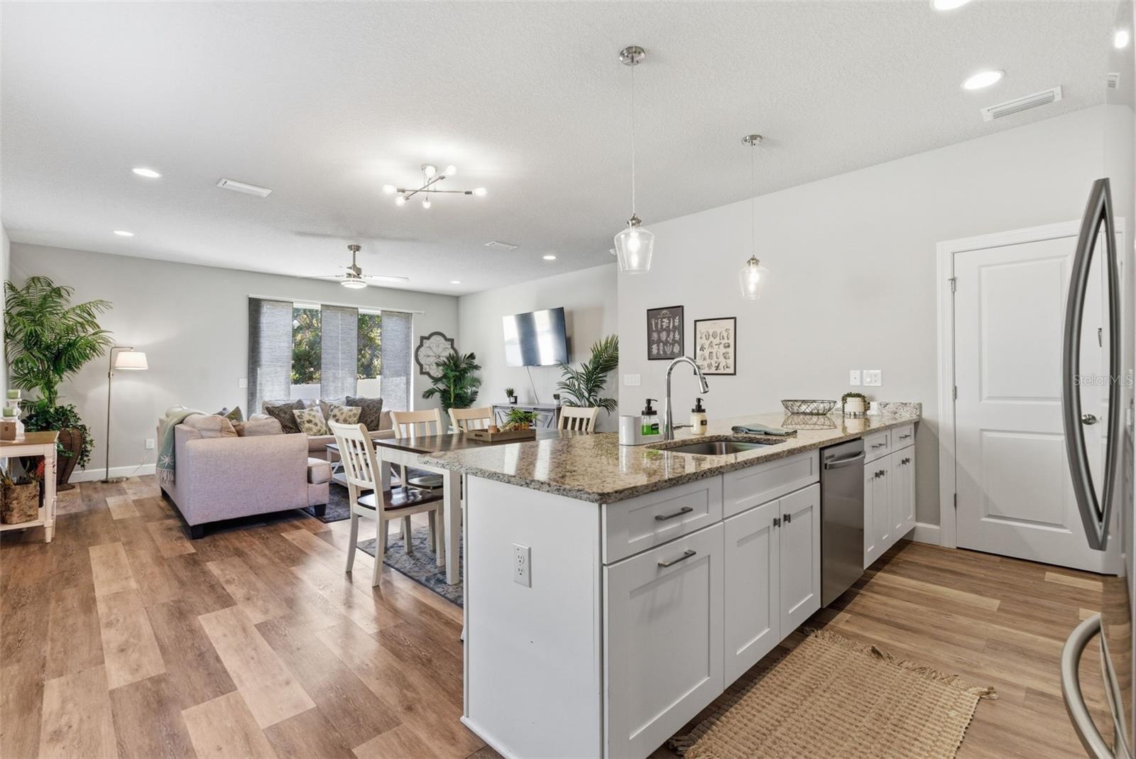 Image 6 of 27 For 3902 Everett Street 1