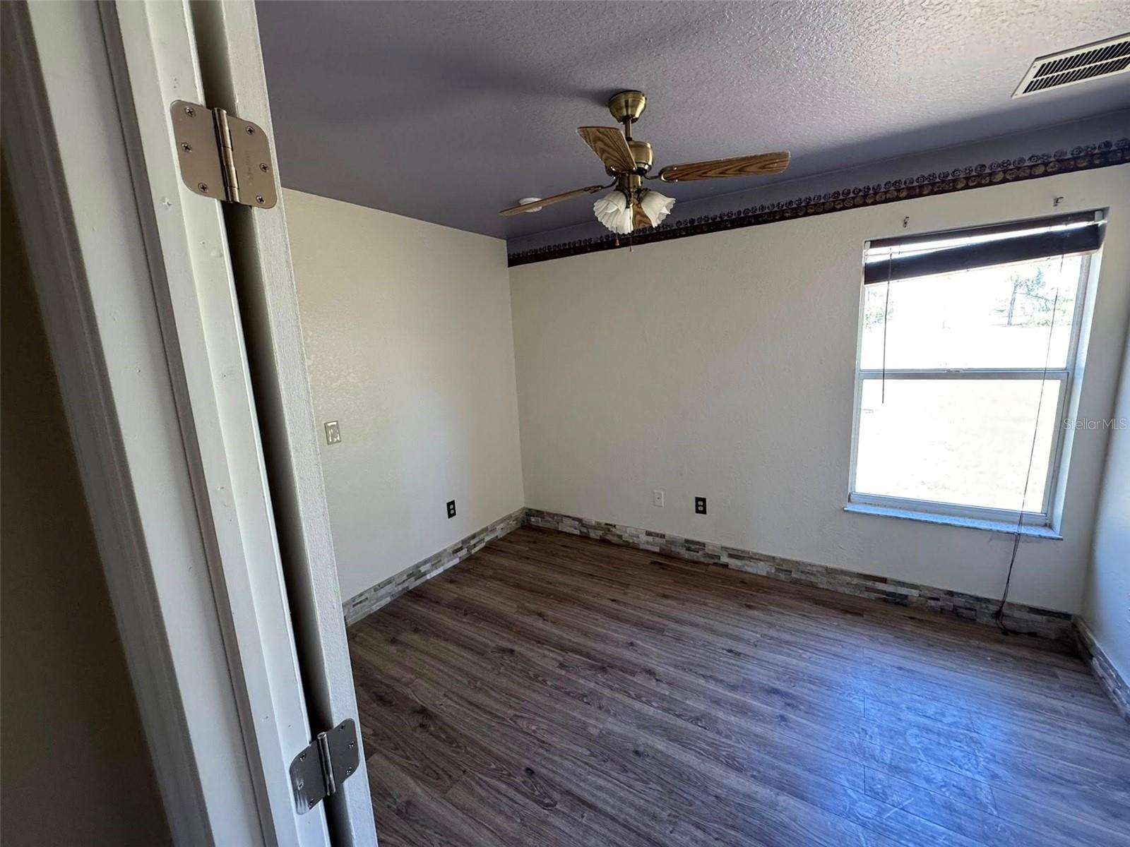 Image 2 of 4 For 14373 Irving Street