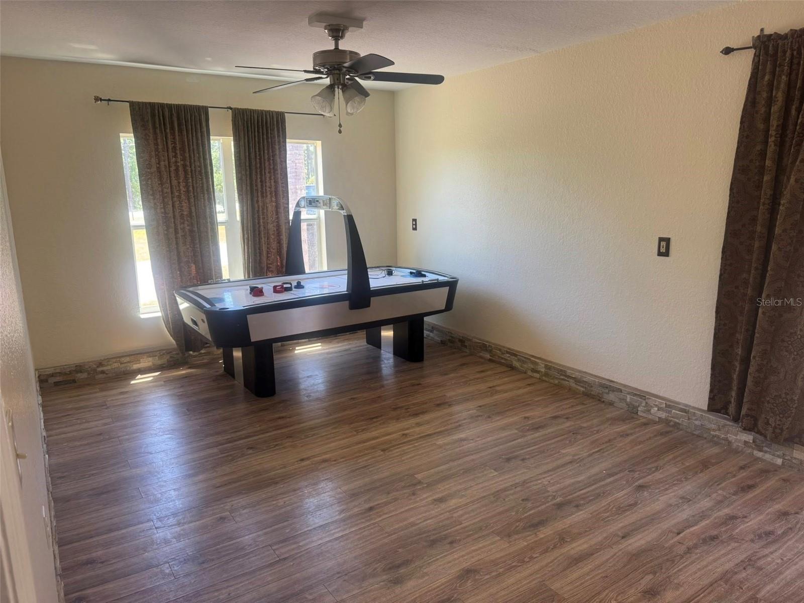 Image 4 of 4 For 14373 Irving Street