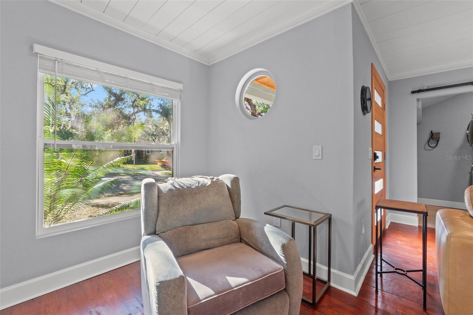 Image 12 of 67 For 1502 Park Circle